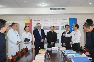 四川省卫健委张峰副主任一行莅临四川友谊医院调研指导党建工作