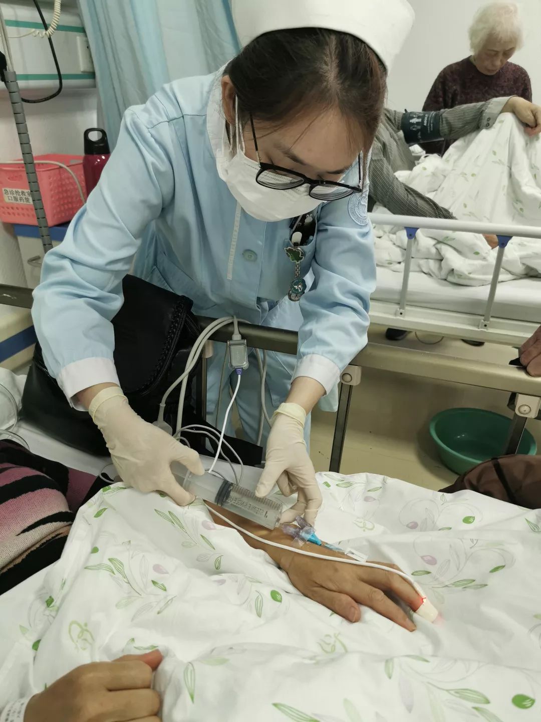 好险!跨越半个城寻找“救命药” 友谊医院完成国内首例拮抗剂后静脉溶栓治疗